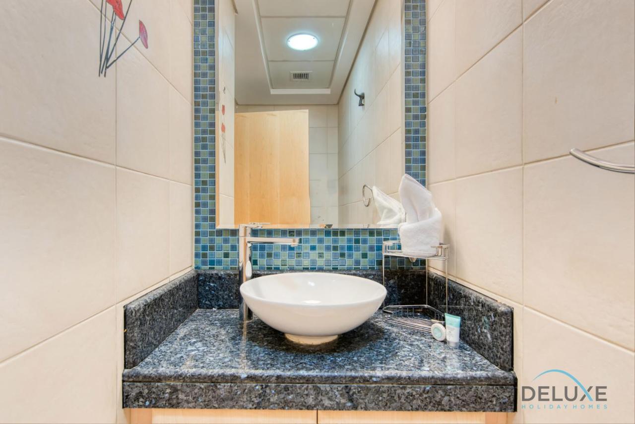 Lively 1 Bedroom At Al Nabat Shoreline 8 Palm Jumeirah By Deluxe Holiday Homes Dubaj Zewnętrze zdjęcie